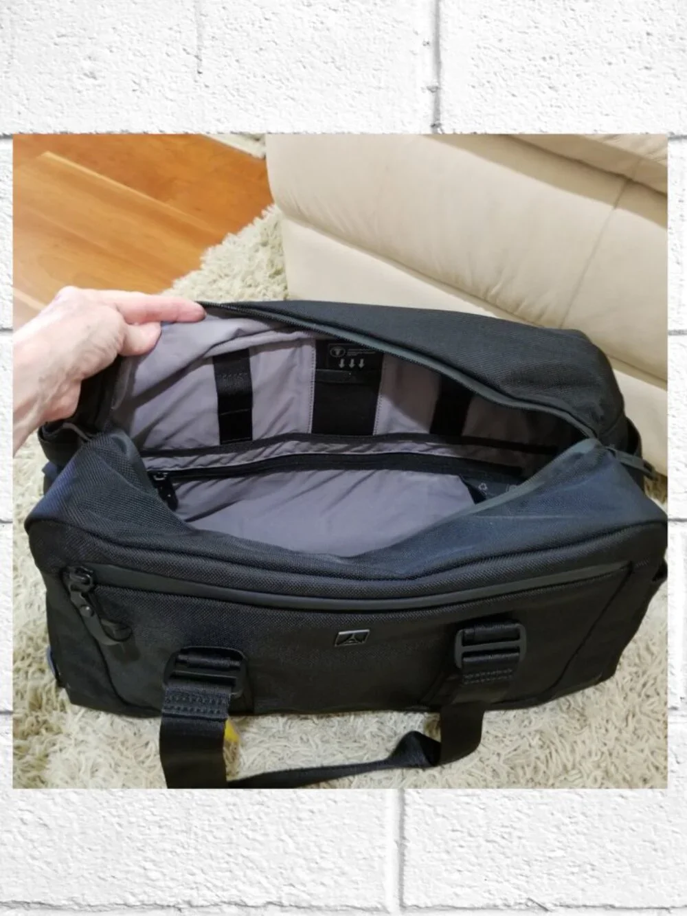 NWT! Travelpro Altitude Day Duffel 26L Laptop Tote w/Luggage & Shoulder Straps
